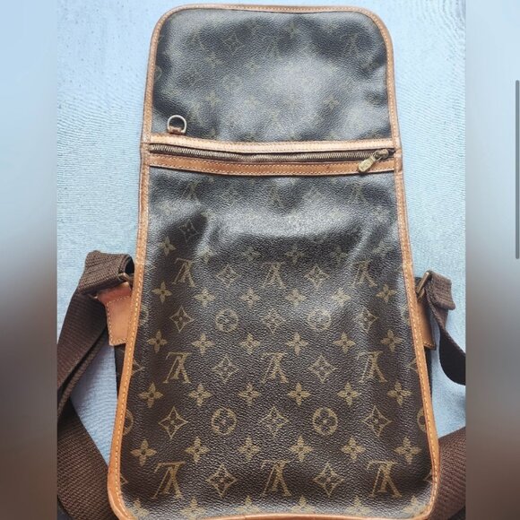 Authentic Louis Vuitton Bosphore - Picture 3 of 12